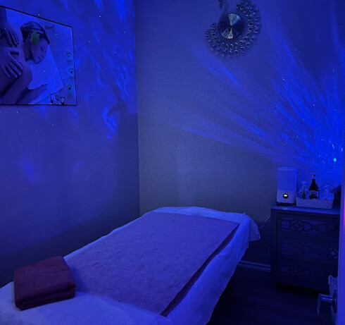 Crystal massage acupuncture